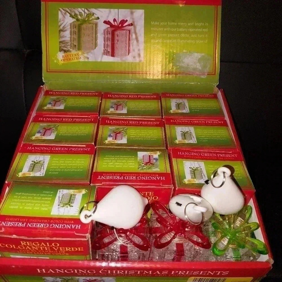 13Acrylic Gift Box Christmas light up Ornaments battery operated. Red and Green - Picture 2 of 16